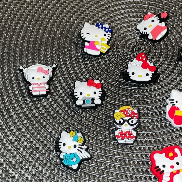 11pcs Hello Kitty Sanrio Croc Charms - Picture 2 of 4